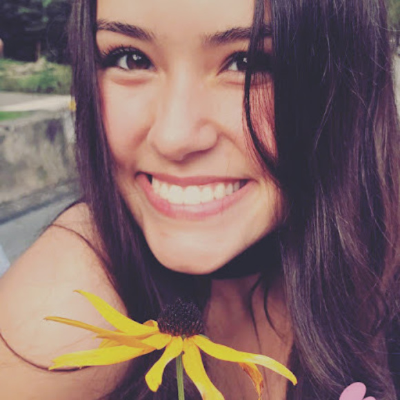 Meet your Posher, Lara - Picture 1 of 1